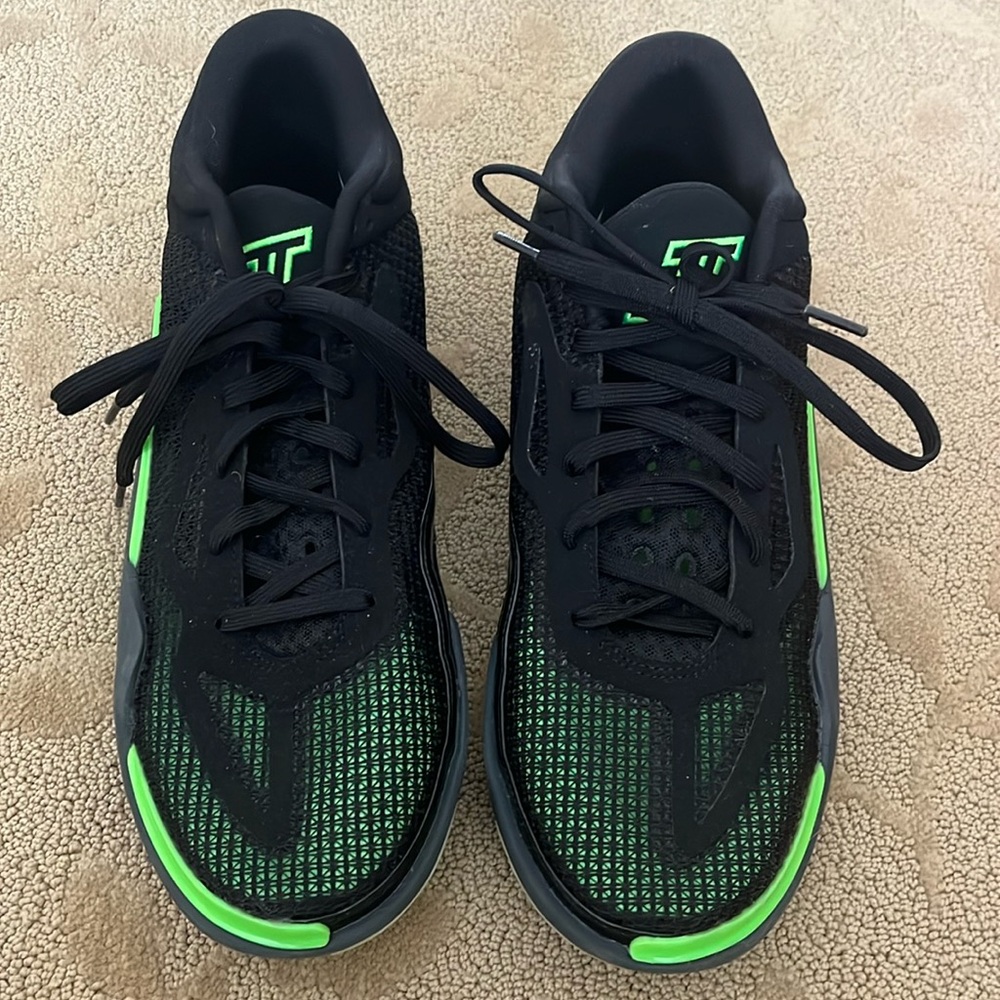 Jordan Tatum 1 "Black/Green Strike/Anthracite" Men's Basketball Shoe. Work twice